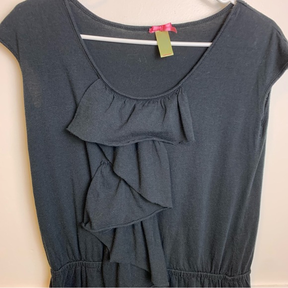DownEast Black Short Sleeve Shirt With Ruffle Front and Cinched Waist - Picture 5 of 5